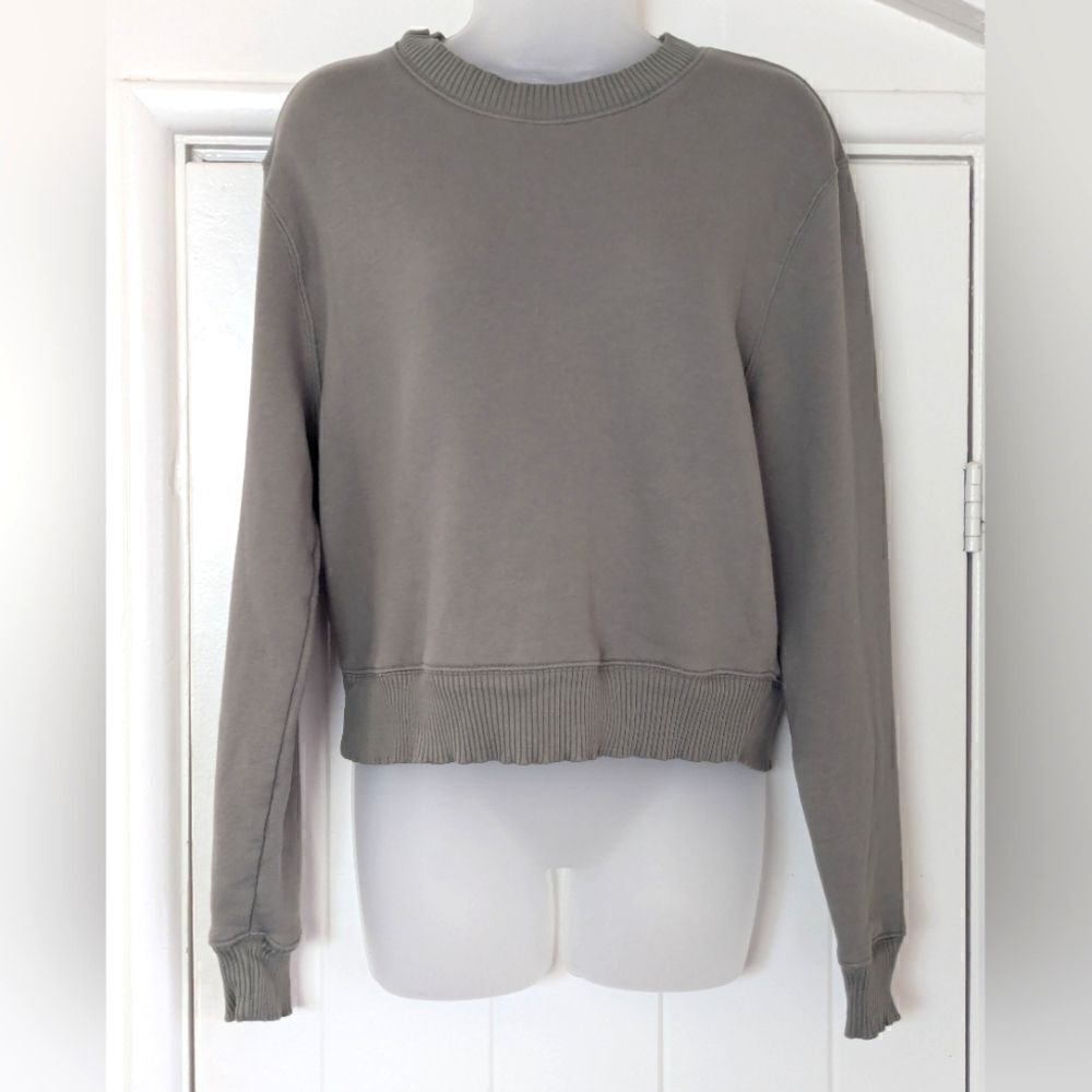 Carbon38 Athleisure Activewear Preppy Neutral Loungewear Layer Sweatshirt M